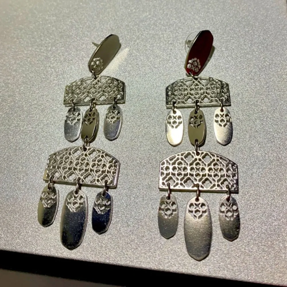 Kendra Scott Emmet Earrings - Rhod Filigree